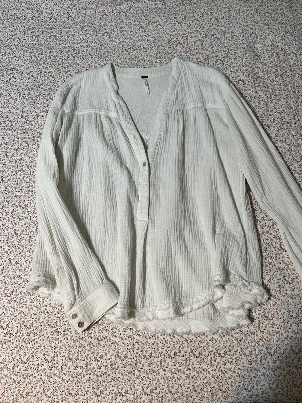 Free People White Lightweight Crinkle Button-Front Women's Top. Medium